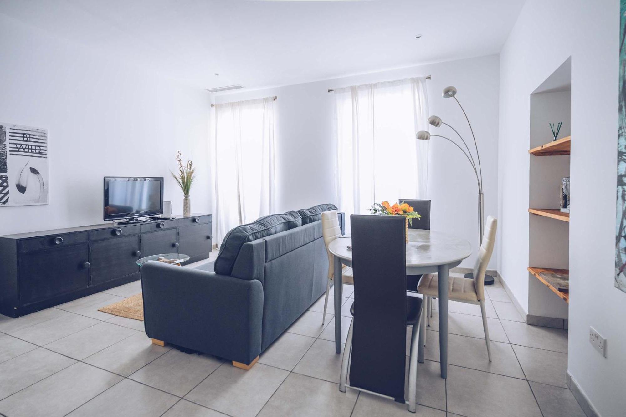 Ferienwohnung 2Br In The Zoko Contemporary And Convenient Gibraltar Exterior foto
